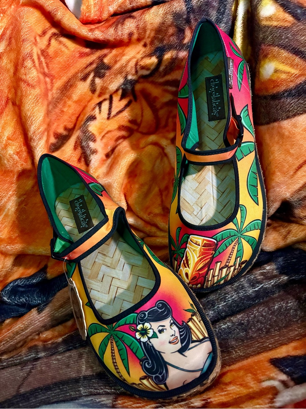 NWT Hot Chocolate Design Tiki Platforms Size 9